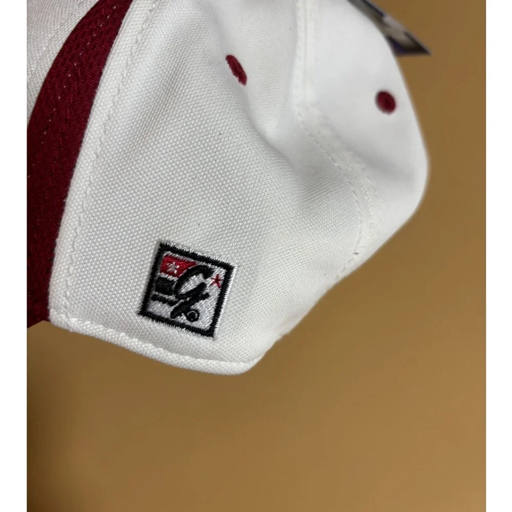 Bates College NWT red and white hat one size